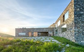 Chetzeron Mountain Boutique Hotel